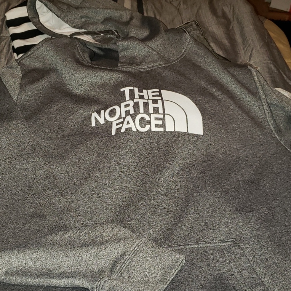 Men's North face hoodie